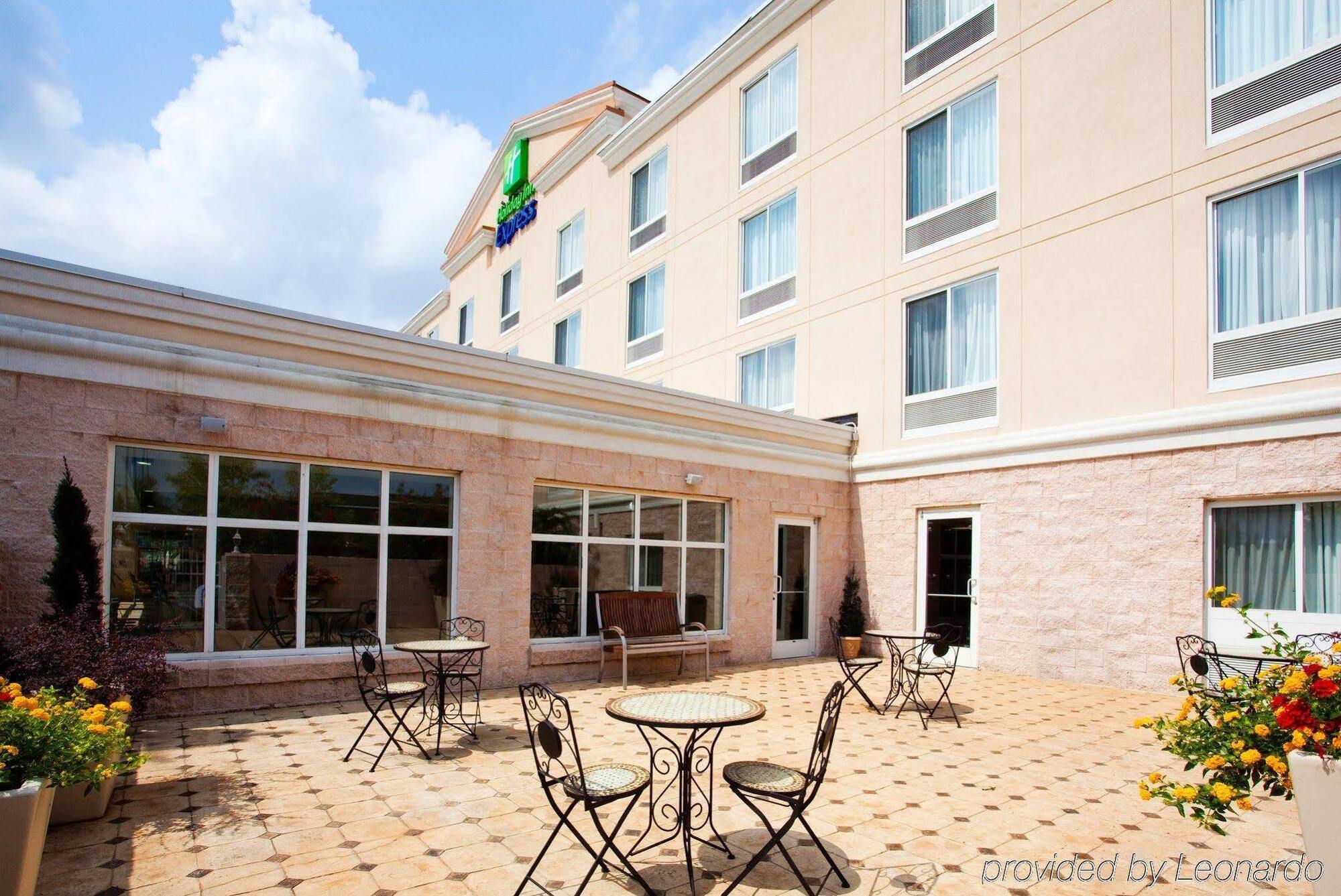 Holiday Inn Express Hotel & Suites - Concord By Ihg Kannapolis Buitenkant foto